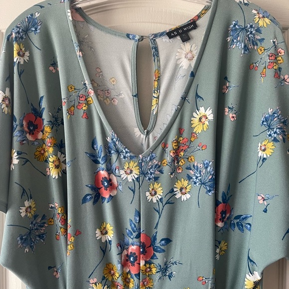 SPRING JUMPSUIT! - Picture 2 of 4